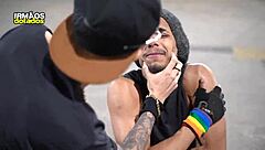 Arrebentando o skatista com pau gigante