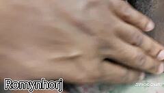 Novinhas的大屁股被朋友的大鸡巴拉伸