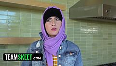 她说，看我自慰，然后我会吞下你的鸡巴。