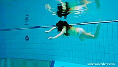 Nina Mohnatka flaunts hairy pussy in shower