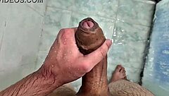 vem tomar banho comigo 😏