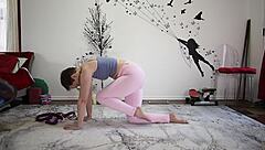 Yoga lesson 370 with brunette babe