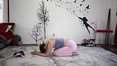 Yoga lesson 370 with brunette babe