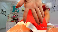 Mrs Santa Claus uses Hitachi dildo to orgasm and cum early for you in homemade video