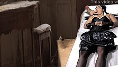 Wednesday and Thing in Halloween sex on Red?