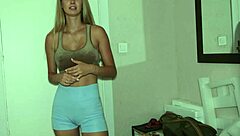 The courier didn't expect this surprising encounter