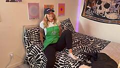 Barista girl cheats, spreads her fat ass, says you'd fuck me better 😏