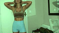 The courier didn't expect this surprising encounter