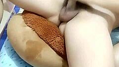 手机直播美女主播和炮友大秀足交口交浴室炮友尿身上再洗澡喜欢的不要错过