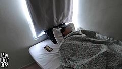 Tiktoker linda wakes boyfriend for morning creampie