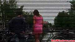 threeway tourist sucked in amsterdam