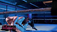 Ashley Adams和Milana May Twistys摔跤大战潮吹