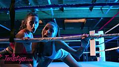 Ashley Adams和Milana May Twistys摔跤大战潮吹