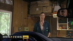 alexis fawx maddy may finger in garage until van wylde checks