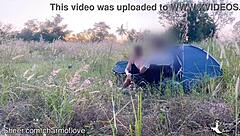 我，呃，和我可爱的亚洲女友在露营旅行中疯狂，你知道吗？