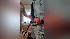 This japanese milf gives the best handjob ever! 😍