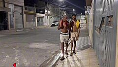 Dois Negoes Dotados Fodem o Cuzinho do Branquinho Virgem