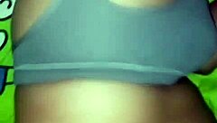 亚洲18+少女手交升级为与曲线婆婆的火辣行动