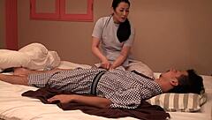 老日本按摩師鄉村邂逅猛烈騎乘，奶子狂野彈跳！