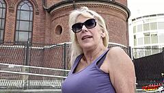 德国童子军勾引金发成熟比安卡粗暴老少性爱