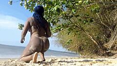 Naked Woman Twerks Big Ass On Public Beach