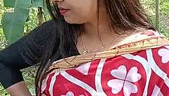 Desi girl shares hot bengali bhabhi sex story.