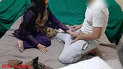 Desi怀孕继妹在原始印地语音频中用力吸吮口交