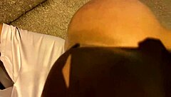 Comendo o dotado na rua com blowjob público