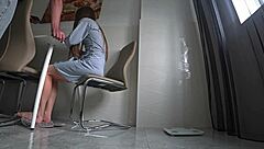 出轨老婆趁老公上班和朋友猛干