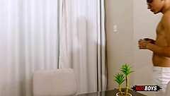 fodendo o novinho gostoso com estilo brasileiro