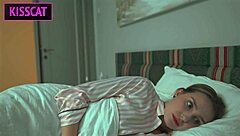 继子拉继母下班回家同床狂操