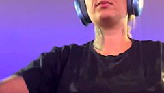 At the gym I felt hot and removed my shirt