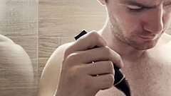 i trim my sweaty armpits and chest after gym for photoshoot 😊