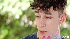 继母在我们的约会上展示她狂野的传统动作