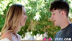 继母在我们的约会上展示她狂野的传统动作