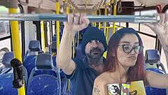 学生在拥挤的公交车上被摸？