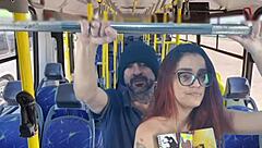 学生在拥挤的公交车上被摸？