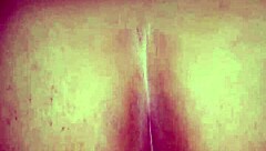 la puta del barrio me pide subir el volumen del tv mientras le doy recio en la panocha