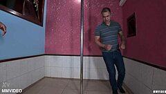 Corno Medroso Busca Tratamento Com Blowjob E Fucking