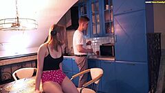 我是你的继妹，被继兄和他饥渴朋友诱惑疯狂操！