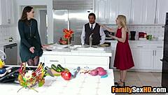 Thanksgiving Day Sex Orgy With Hot Group 😈