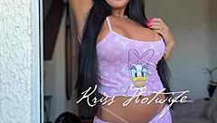 I saw the naked neigbor waiting for me at the best fan club, she was so hot