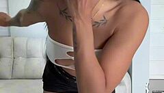 latina with big ass plays with juicy toy