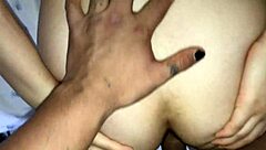 Primer anal iniciada en el sexo anal casero le gusta por su culito