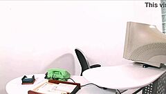 天啊黑发熟女Aletta当秘书 被老板猛干