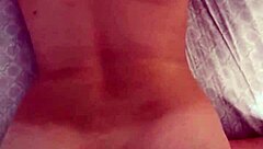 拖车垃圾妓女为大屁股操而脱衣。