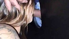 Meu marido me filmando no gloryholi chupando muitas rola