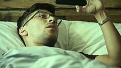 嘿，别看色情片了，来操你的继母吧，好吗？