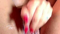 Kalena Mitrak shares how her clit reacts with toys at home