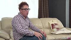 娇小日本继女在淋浴吸老鸡巴无码，被骗进第一次禁忌动作！